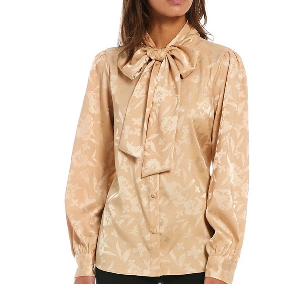 Calvin Klein - Picture 2 of 6